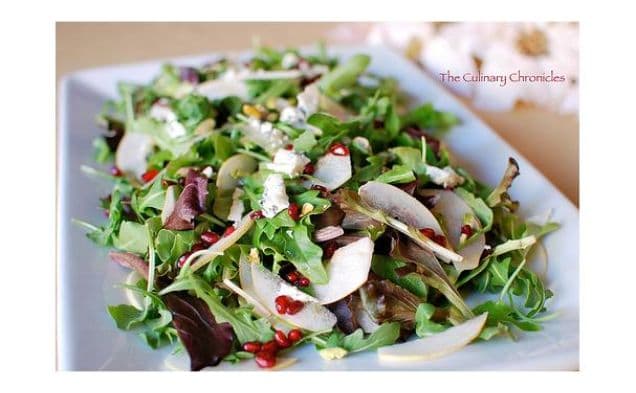 Asian Pear and Gorgonzola Salad With Pomegranate Vinaigrette