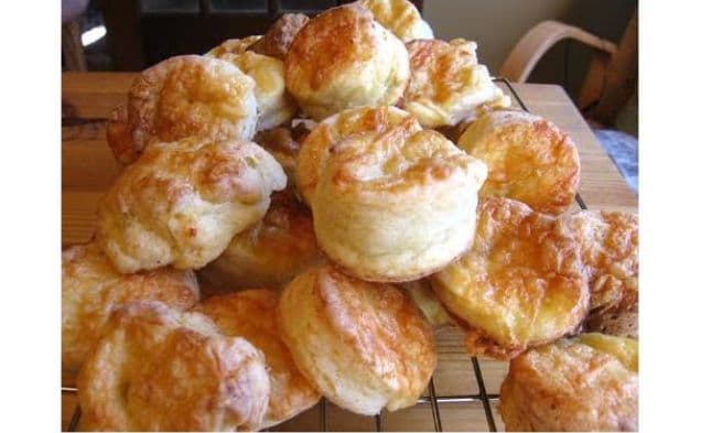 Hungarian Cottage-Cheese Biscuits (Túrós Pogácsa)