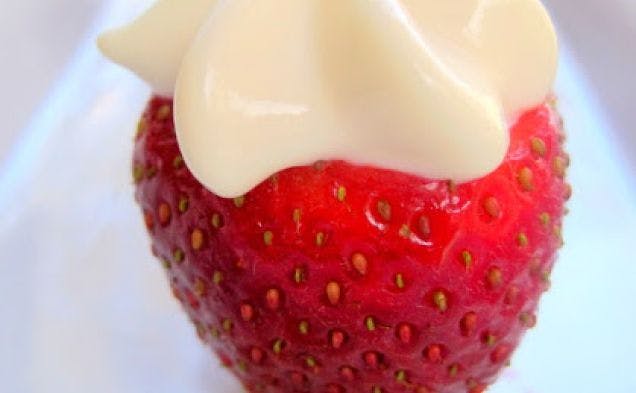 Cannoli Cream-Filled Strawberries